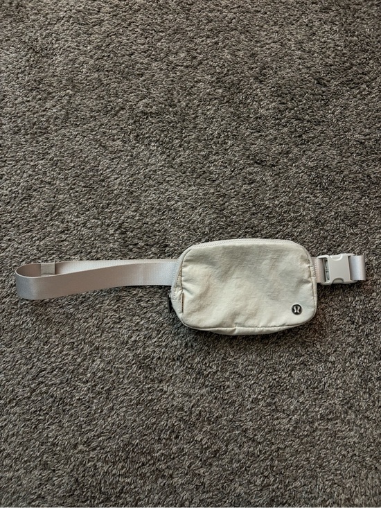 lululemon athletica Handbags - Lululemon Belt Bag